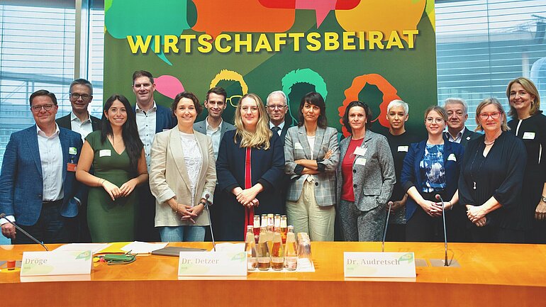 Die Mitglieder des Wirtschaftsbeirats in den Räumen des Bundestags