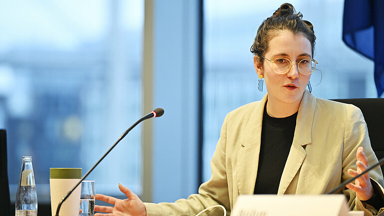 Deborah Düring MdB, Wahlkreis Frankfurt am Main I, moderierte das Panel 1 "Ohne Menschenrechte keine feministische Außenpolitik".