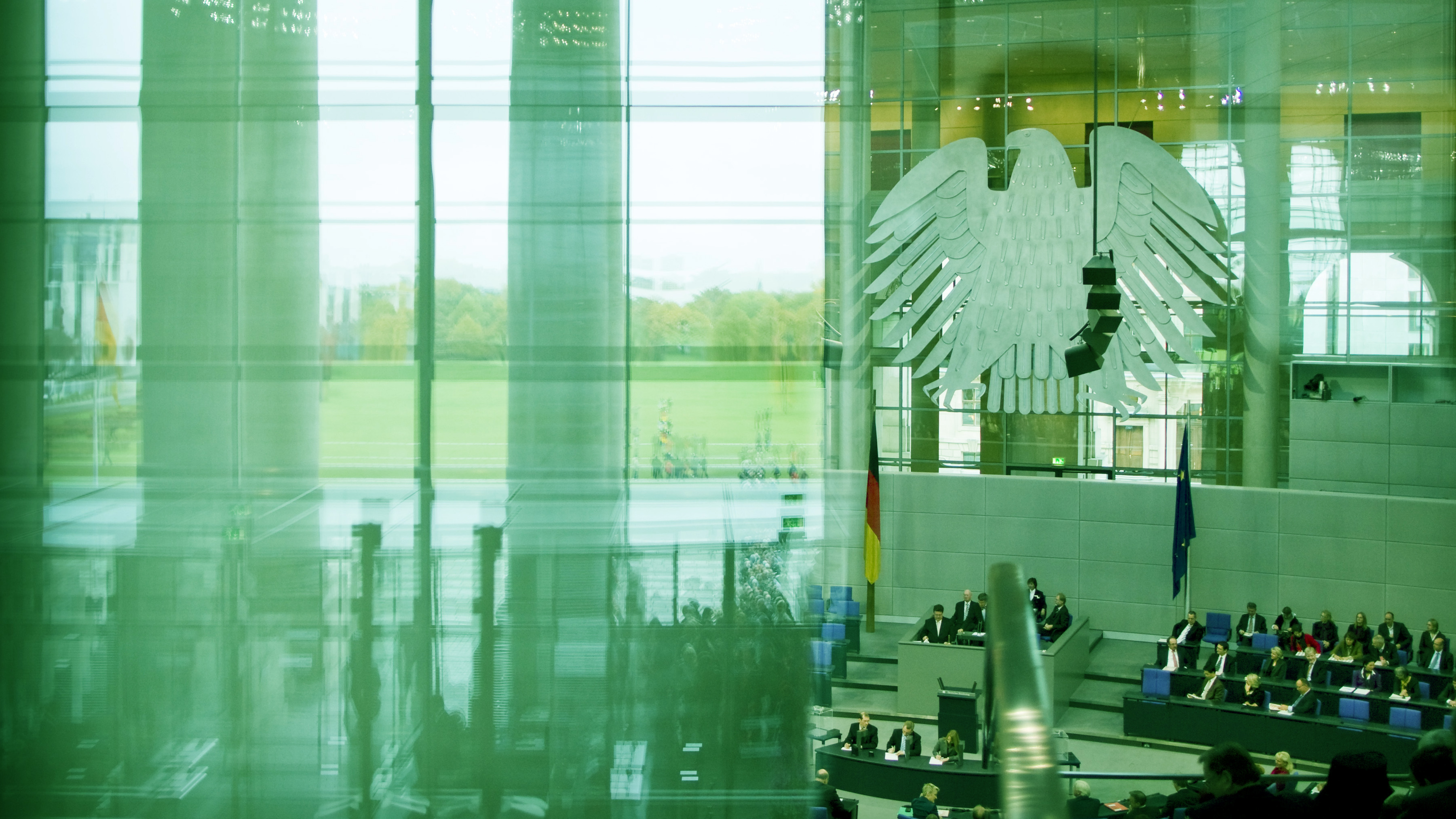 Spiegelbild im Bundestag